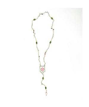 Collana rosario con ciondoli UPcycle e crochet