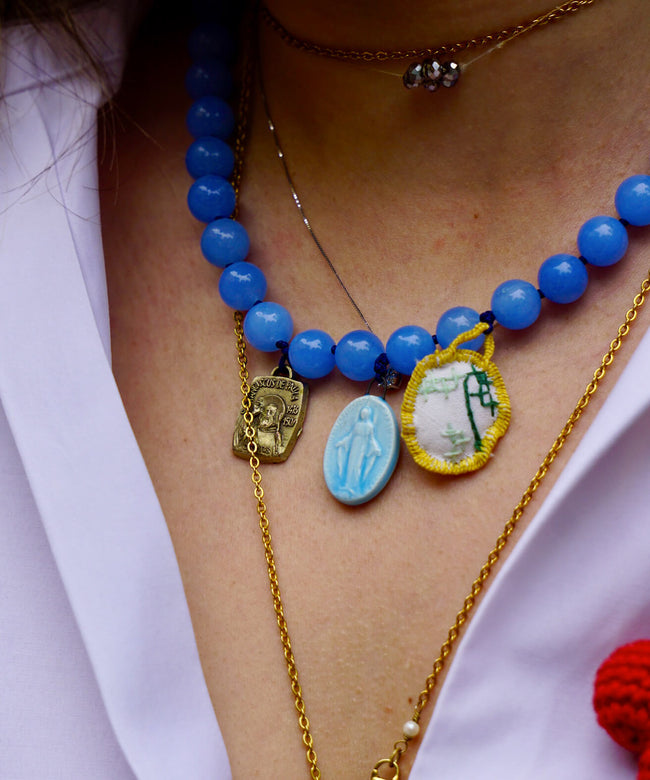 Collana "UPcycle" pietre dure azzurre, ceramica e ciondoli ricamati