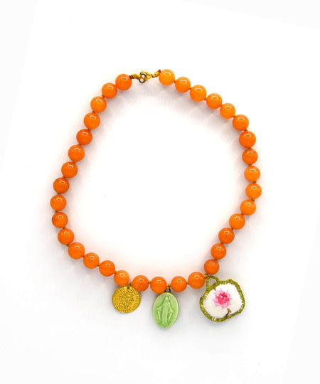 Collana "UPcycle" pietre dure arancioni, ceramica e ciondoli ricamati