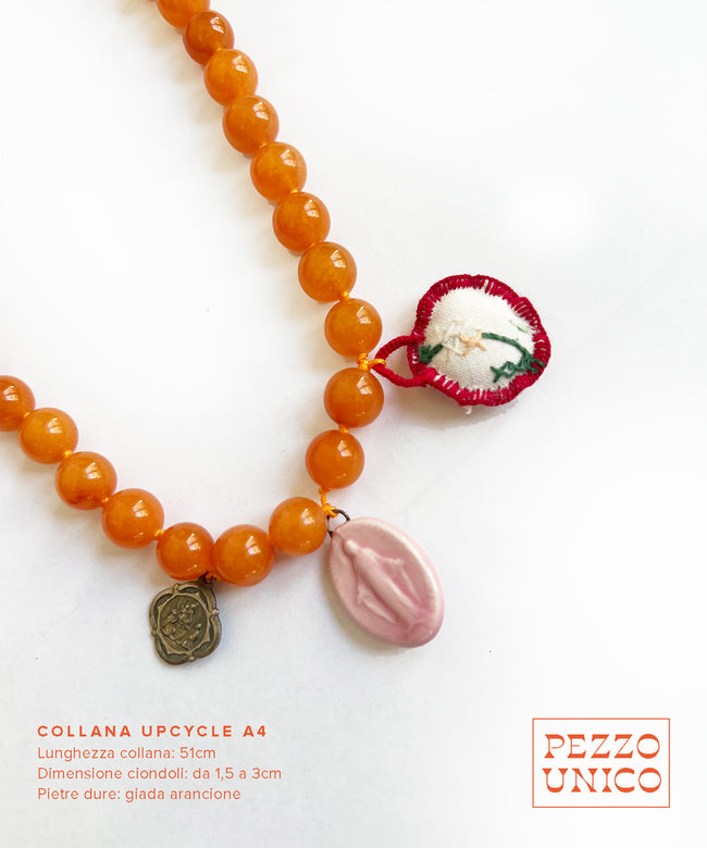 Collana "UPcycle" pietre dure arancioni, ceramica e ciondoli ricamati