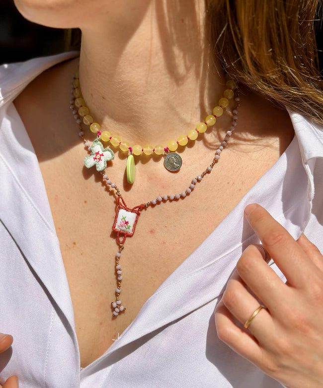 Collana "UPcycle" con pietre dure, ceramica e ciondoli ricamati