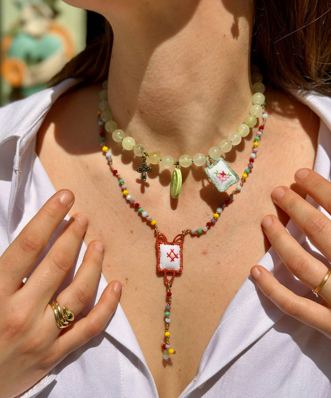 Collana "UPcycle" con pietre dure, ceramica e ciondoli ricamati
