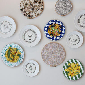 Piatto decorativo "Spaghetti con le cozze" in ceramica smaltata