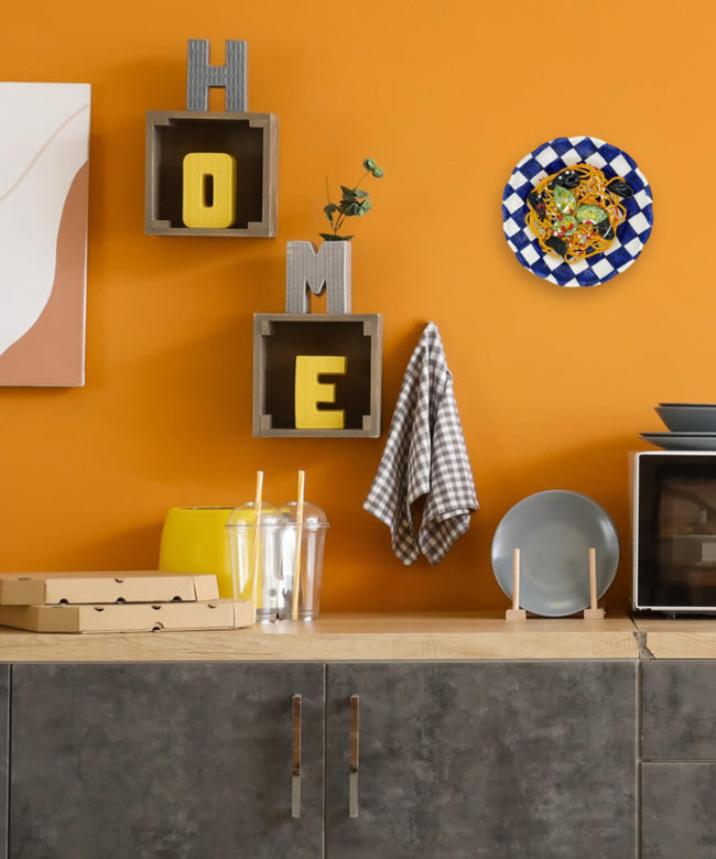 Piatto decorativo "Spaghetti con le cozze" in ceramica smaltata