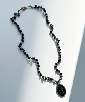 Collana crochet "Black Madonna"