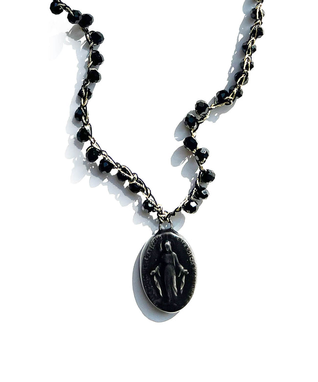 Collana crochet "Black Madonna"