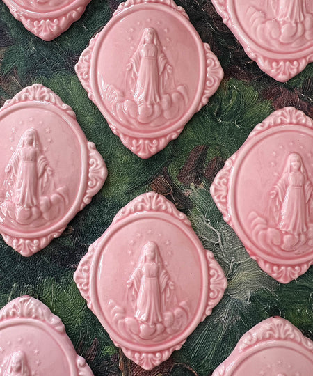 Medaglione “Madonna Assunta in Cielo” in ceramica (M)