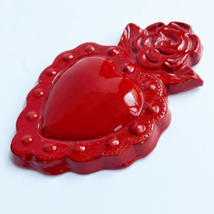 Sacro cuore con rosa in ceramica smaltata